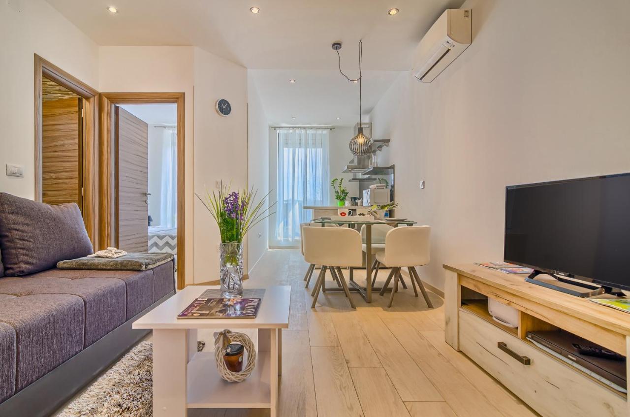 Silver Luxury Πούλα Εξωτερικό φωτογραφία